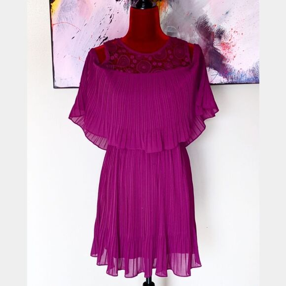NWT She & Sky Off the Shoulder Plum Lace Dress Size Small - Picture 2 of 7